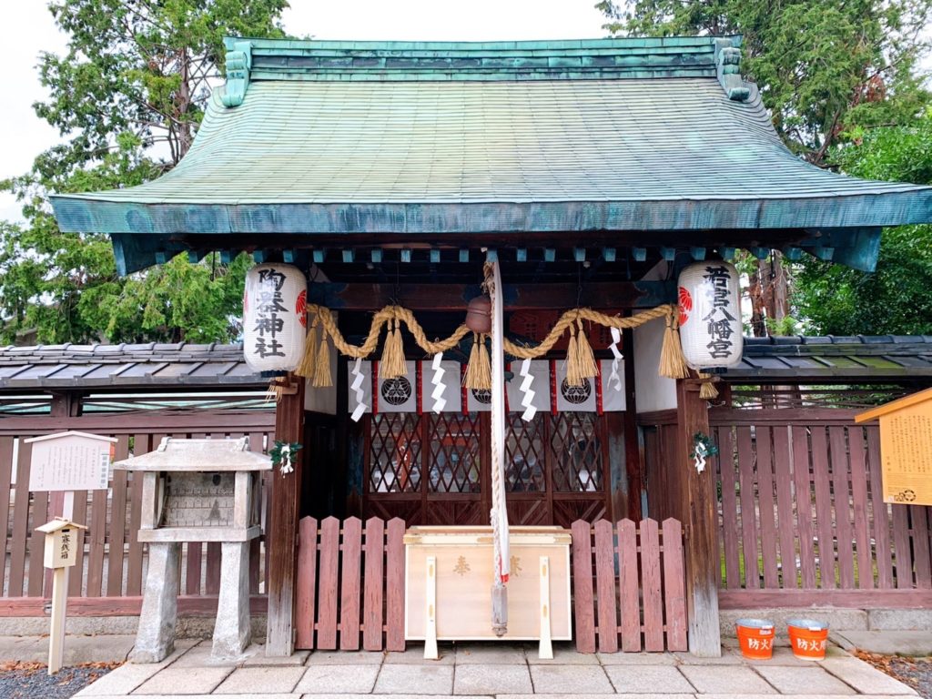 若宮八幡宮　本殿　拝殿